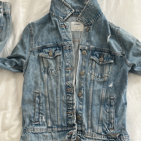 Old navy jean jacket - Picture 2 of 3